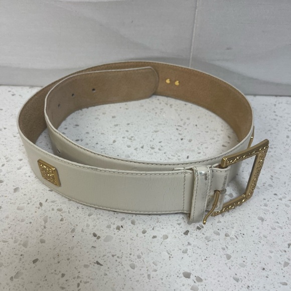 LIZ CLAIBORNE ♡ Vintage‎ Cream Leather Belt w/ Gold Hardware SP - Picture 1 of 4